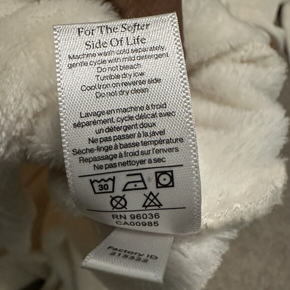 Eberjey Women Small Robe Chalet Belted Plush Cloud Ivory - Picture 9 of 10